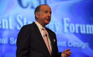 Ex asesor del Pentágono insta a Trump evitar una agresión militar con Irán Experto estadounidense alerta que sanciones y ataques militares no funcionan con Irán