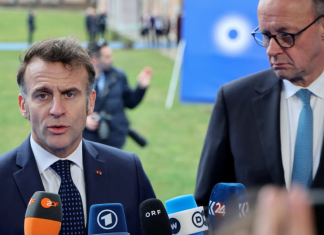 Francia anuncia cooperación nuclear para la defensa con Alemania Francia declaró poseer 300 ojivas nucleares y ha invitado en distintas ocasiones a países europeos a colaborar en la defensa con el uso de armas nucleares.