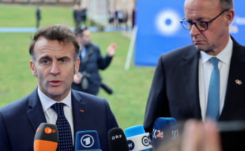 Francia anuncia cooperación nuclear para la defensa con Alemania Francia declaró poseer 300 ojivas nucleares y ha invitado en distintas ocasiones a países europeos a colaborar en la defensa con el uso de armas nucleares.