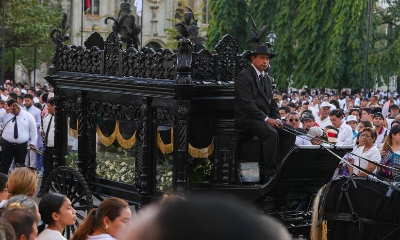 Recreación del cortejo fúnebre de Rubén Darío recorre las calles de León, febrero de 2026