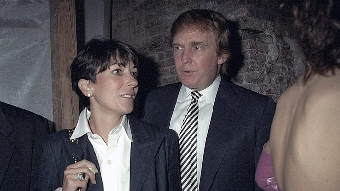 Ghislaine Maxwell ofrece exculpar a Trump en el caso Epstein a cambio de un indulto Archivos oficiales revelan una llamada de Trump durante la investigación en Florida