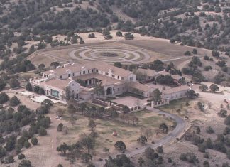 Nuevo México investiga Zorro Ranch por presuntos abusos vinculados a Epstein Víctimas Epstein afirman que la propiedad ubicada en Nuevo México estaba destinada a ser un intento de “rancho de bebés”.