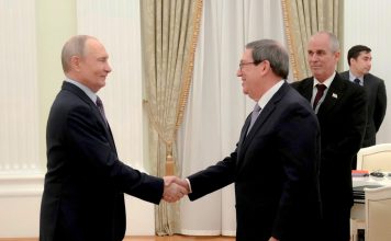 Putin asegura que Rusia defenderá a Cuba en cualquier escenario El Kremlin confirma que la ayuda a Cuba fue tema central en la reunión de Putin y Bruno Rodríguez