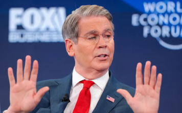 Secretario del Tesoro de EE. UU. admite haber provocado escasez de dólares en Irán Scott Bessent defendió la estrategia de presión económica contra Irán.