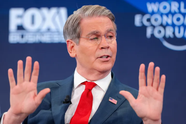 Scott Bessent defendió la estrategia de presión económica contra Irán.