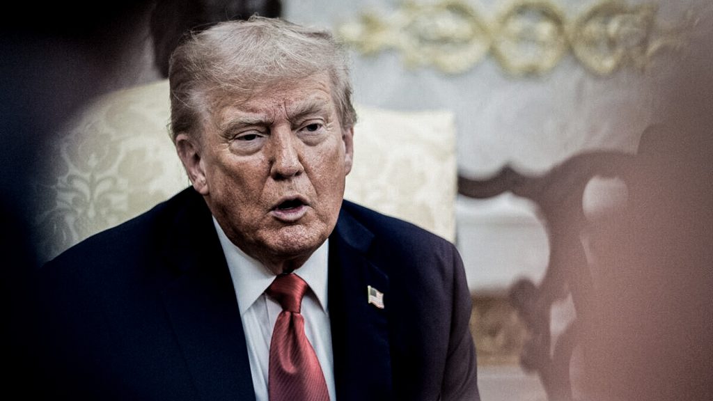 Corte Suprema de EEUU invalida aranceles y Trump responde con nueva tarifa global