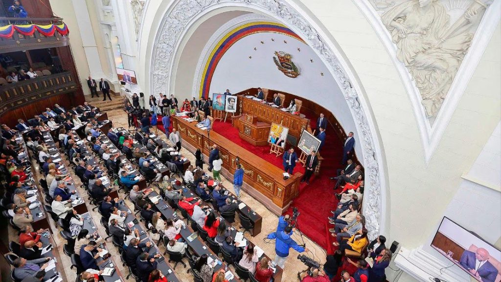 Parlamento venezolano impulsa amnistía con exclusión de delitos graves