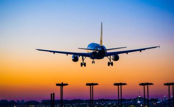 Aerolíneas elevan tarifas ante alza del petróleo por tensiones en Medio Oriente Las aerolíneas internacionales han empezado a reajustar sus tarifas en medio de la tensión geopolítica en Medio oriente