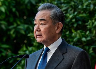 China insta a frenar la escalada en Oriente Medio Beijing advierte que el uso de la fuerza agrava el conflicto y pone en riesgo a la población civil