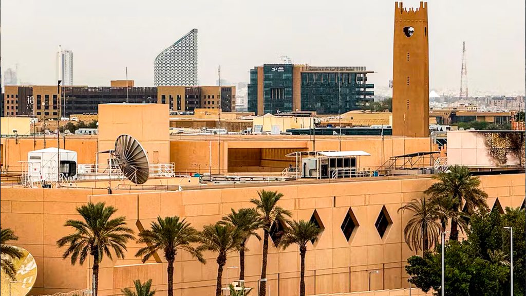 Ataque con drones golpea complejo de la CIA en Arabia Saudita