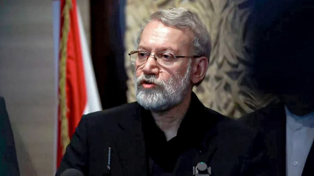 Autoridades iraníes hacen presencia en un mitin público en Teherán