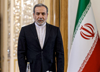 Irán desmiente negociaciones con EEUU y rechaza propuesta de 15 puntos El canciller iraní aclara que no existe negociación con Estados Unidos pese al intercambio de mensajes