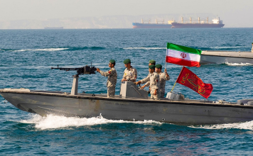 Irán hunde embarcaciones de EEUU en Ormuz Guardia Revolucionaria iraní declara control del estrecho de Ormuz