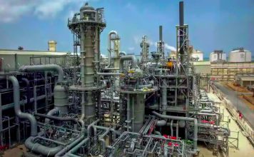 Irán intensifica su respuesta y golpea intereses energéticos de EEUU e Israel Irán ataca objetivos militares y energéticos en respuesta a los ataques iniciados por EEUU e Israel