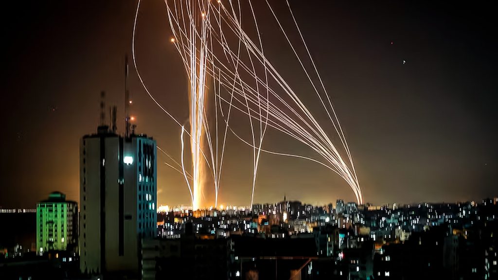 Teherán asegura haber alcanzado infraestructura militar israelí