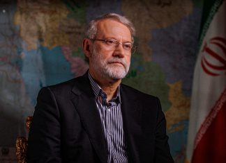 Irán llama a la unidad del mundo islámico frente a las agresiones Ali Larijani, secretario del Consejo de Seguridad, insta a la unidad musulmana en medio del conflicto con Washington y Tel Aviv