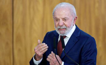 Lula alerta sobre nueva injerencia de EEUU en la región Líderes latinoamericanos alertan sobre presiones externas en la región