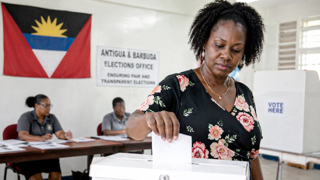 El actual primer ministro, Gaston Browne, convocó a elecciones anticipadas