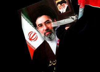 Ayatolá Jameneí amenaza represalias en Ormuz Tensiones escalan en Ormuz mientras fracasan negociaciones y persisten incidentes navales