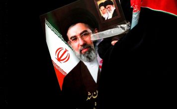 Ayatolá Jameneí amenaza represalias en Ormuz Tensiones escalan en Ormuz mientras fracasan negociaciones y persisten incidentes navales