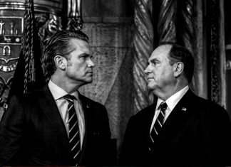 Crisis en la cúpula militar: cae el jefe naval de EEUU Hung Cao asume el cargo de forma interina en medio de una creciente tensión militar y política