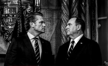 Crisis en la cúpula militar: cae el jefe naval de EEUU Hung Cao asume el cargo de forma interina en medio de una creciente tensión militar y política