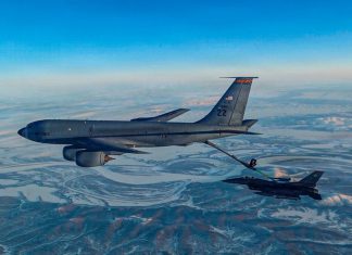 EEUU lanza operación de rescate para piloto de F-15 derribado por Irán Washington despliega fuerzas especiales en misión de rescate en territorio iraní