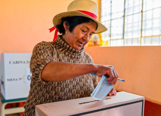 Perú se encamina a elecciones claves en medio de crisis política Perú vota en medio de fragmentación y récord de candidatos