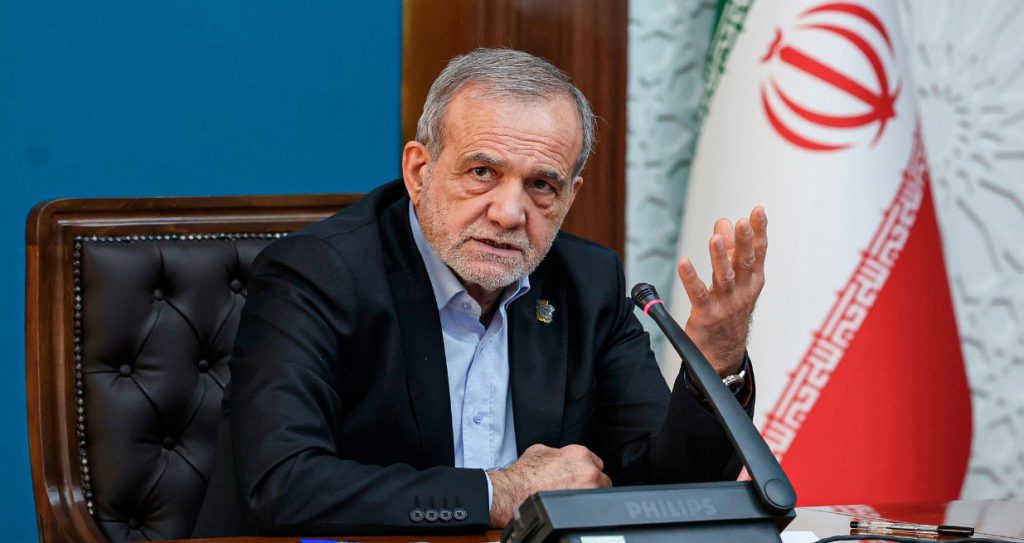 Irán cuestiona métodos fallidos estadounidenses y rechaza coerción externa