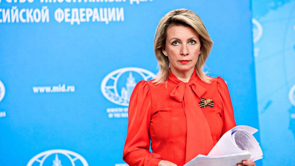 Zajárova denuncia contradicción de la UE al pedir negociar y mantener apoyo militar a Kiev