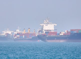 Irán desmiente a EEUU sobre tránsito en el estrecho de Ormuz EE.UU. miente al afirmar libre tránsito en Ormuz, denuncia Irán