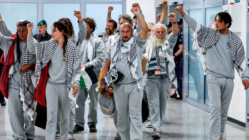 Activistas de la Flotilla Sumud denuncian torturas tras ser detenidos por Israel