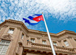 Cuba recibe al director de la CIA y rechaza acusaciones de terrorismo Cuba recibió a una delegación estadounidense encabezada por el director de la CIA, John Ratcliffe