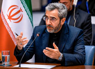 Irán exige a EEUU devolver todos sus activos congelados Ali Baqeri Kani acusa a Washington de sabotear la paz mediante presión y agresión