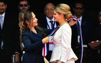 Laura Fernández inicia mandato presidencial en Costa Rica hasta 2030 La politóloga de 39 años tomó posesión este viernes y adelantó medidas enfocadas en seguridad y continuidad gubernamental