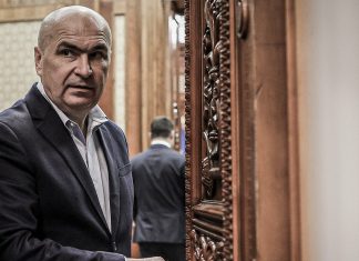 Parlamento de Rumanía destituye al Gobierno de Ilie Bolojan Tras moción de censura se abre una etapa de negociaciones para formar un nuevo Ejecutivo