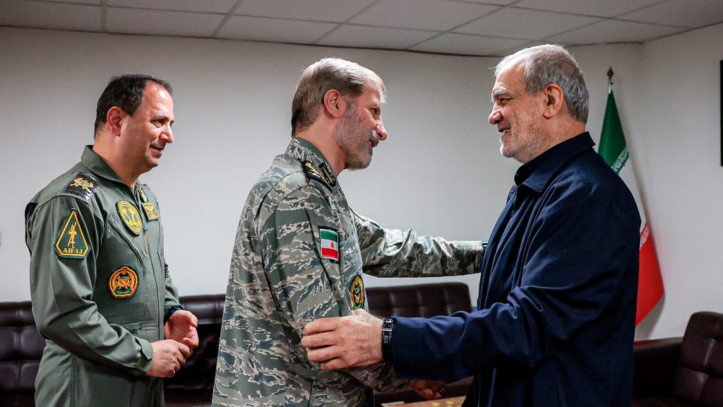 Pezeshkian aseguró que Irán continuará fortaleciendo la capacidad defensiva del país