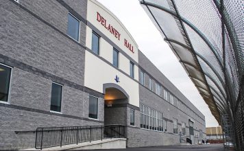 Protestas en cárcel de Nueva Jersey: detenidos denuncian comida podrida y falta de atención médica Detenidos en Delaney Hall afirman recibir alimentos vencidos con gusanos y nulo acceso a cuidados médicos.