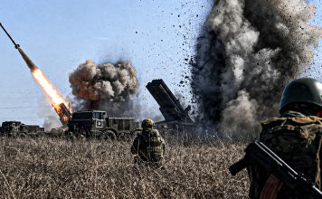 Rusia anuncia ofensiva sistemática contra infraestructura militar en Kiev Cancillería rusa advierte a diplomáticos y extranjeros abandonar Kiev ante nuevos ataques de represalia