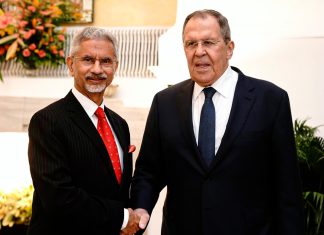 Rusia e India consolidan su asociación estratégica en Nueva Delhi Cancilleres de India y Rusia impulsan cooperación bilateral durante el encuentro en Delhi.