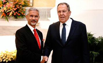 Rusia e India consolidan su asociación estratégica en Nueva Delhi Cancilleres de India y Rusia impulsan cooperación bilateral durante el encuentro en Delhi.