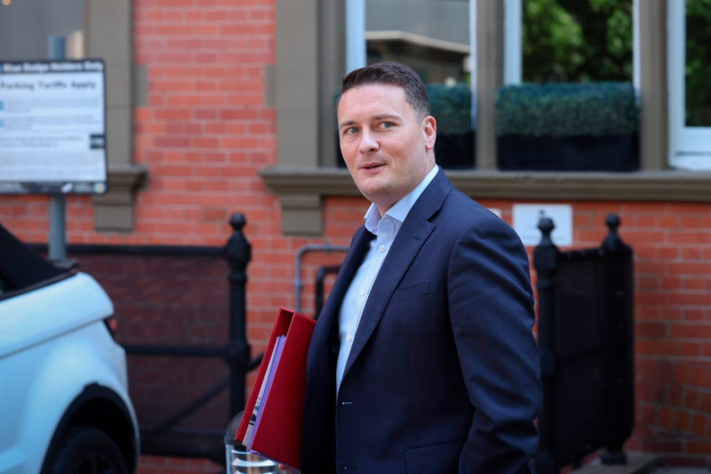Derrota electoral golpea al Gobierno de Keir Starmer en Reino Unido