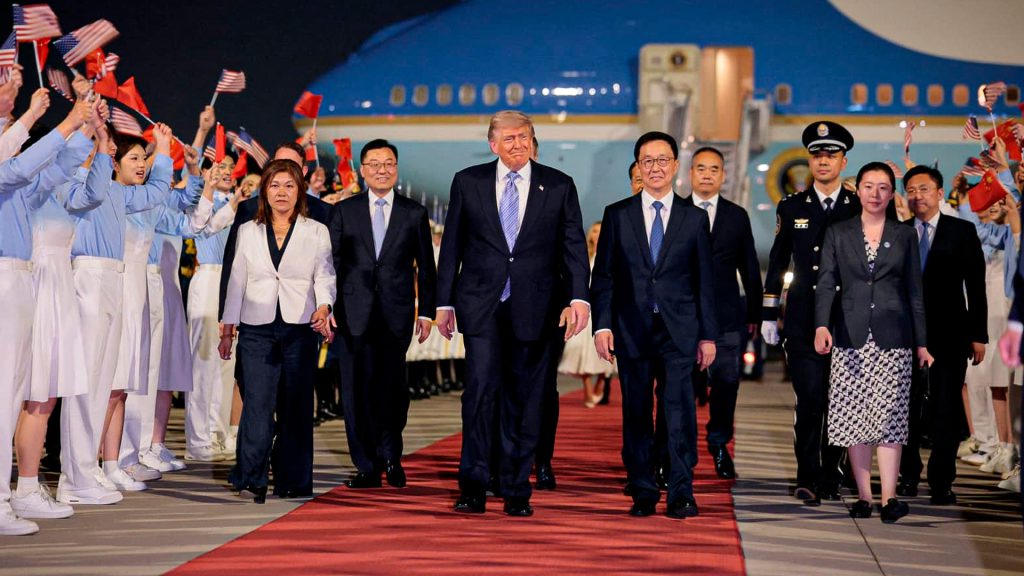 Pekín recibe a Donald Trump con ceremonia oficial y guardia militar