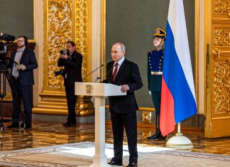 Rusia decreta alto el fuego por Día de la Victoria Presidente de Rusia, Vladímir Putin decretó una tregua temporal con Ucrania