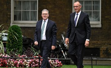 Alemania y Reino Unido: La caída de Merz y Starmer desata debate sobre su liderazgo Analistas advierten que ambos funcionarios podrían arrastrar a sus partidos de cara a futuras elecciones