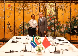 China y Sudáfrica refuerzan unidad en los BRICS China y Sudáfrica defienden el multilateralismo y la multipolaridad
