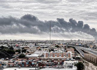 Irán ataca bases de EE.UU. y advierte con paralizar el tránsito en el estrecho de Ormuz La Guardia Revolucionaria Islámica de Irán ejecutó ataques con misiles contra posiciones estadounidenses en la región.