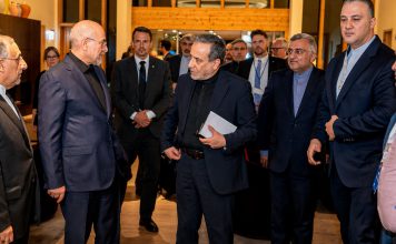Irán protesta y abandona negociaciones en Suiza tras amenazas de Trump Las declaraciones del mandatario estadounidense ponen en riesgo la continuidad del diálogo bilateral