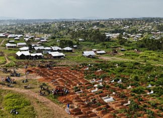 Kenia suspende centro de cuarentena para ébola financiado por EEUU Protestas ciudadanas y cuestionamientos de expertos aumentan la presión sobre la iniciativa respaldada por Washington