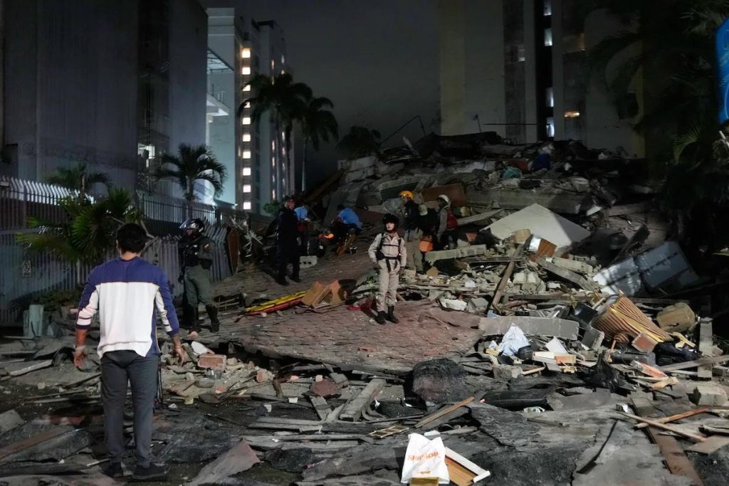 Aeropuerto de Maiquetía cierra por daños severos mientras continúan las labores de rescate